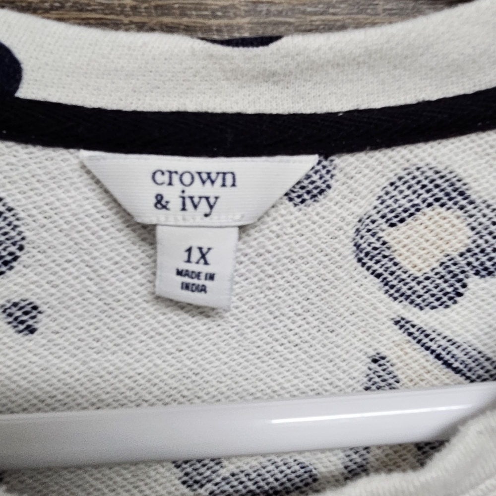 Crown & Ivy Pullover E - Picture 2 of 7